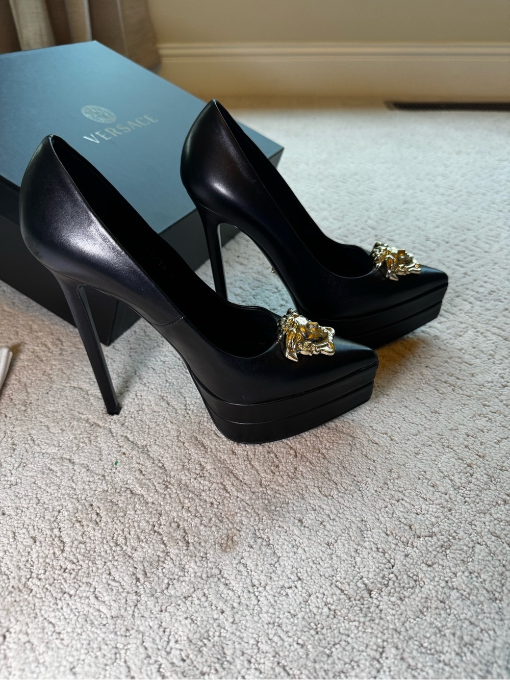 Versace Black Leather Pointed Pumps with Gold Medusa Size 6 - Picture 10 of 10